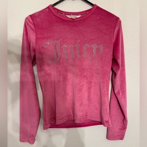 Juicy Couture Tops - Y2k Juicy Couture Vintage pink velour sleepwear top